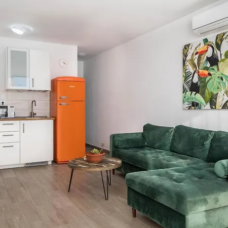 Апартаменти Sports And Sea 4 *